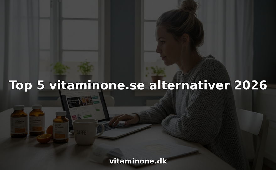 En kvinde sidder ved køkkenbordet og undersøger forskellige muligheder for vitamintilskud.