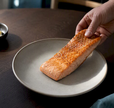 Lækker fisk serveret på middagstallerken