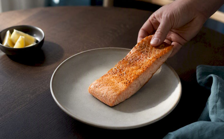 Lækker fisk serveret på middagstallerken